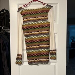 BKE White and Multicolor Long Sleeve Top